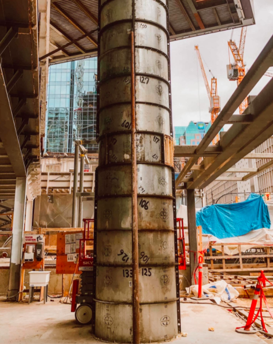 fuhriousconst's tweet image. 24ft steel forms from @deslauriers_inc used to form and pour some mega columns in downtown Vancouver. 🤩 #FuhriousConstruction #ModusConstruction #SteelForms