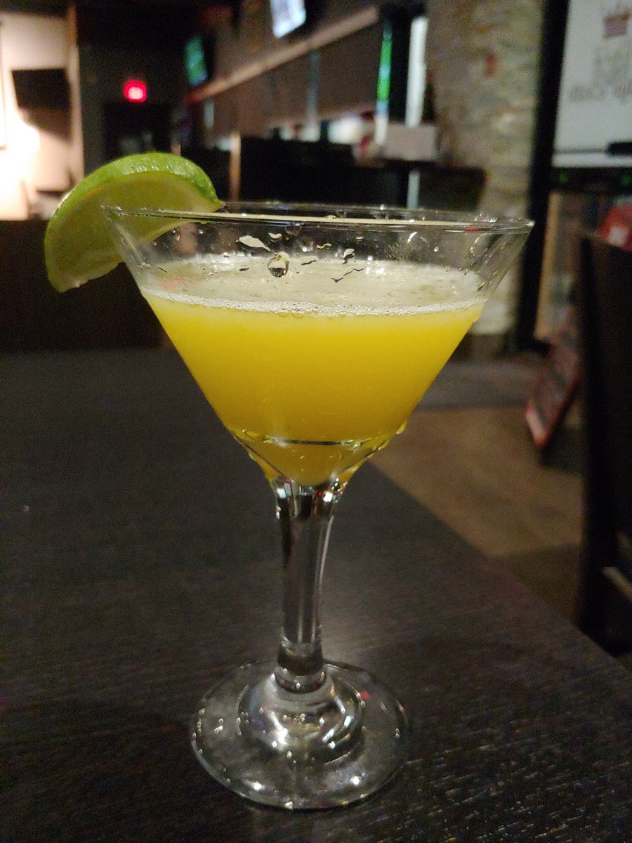ElleWasted's tweet photo. Covid Friday night: get ready at 5pm drunk by 7pm home by 9:30 #likeanoldlady #quickandeffective https://t.co/C0VATfDDKT