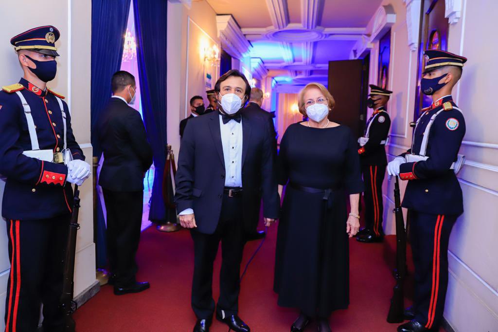 PresidenciaSV's tweet photo. Hoy lanzamos el Ballet Nacional, en medio de la reapertura de los espacios culturales públicos, cumpliendo con estrictos protocolos de bioseguridad en los teatros nacionales y demás espacios administrados por el Ministerio de @culturasv. https://t.co/neoz9TnvYr