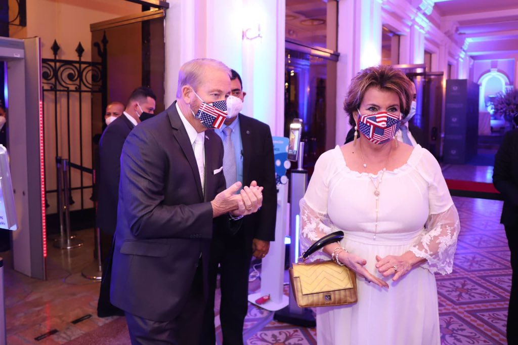 PresidenciaSV's tweet photo. Hoy lanzamos el Ballet Nacional, en medio de la reapertura de los espacios culturales públicos, cumpliendo con estrictos protocolos de bioseguridad en los teatros nacionales y demás espacios administrados por el Ministerio de @culturasv. https://t.co/neoz9TnvYr