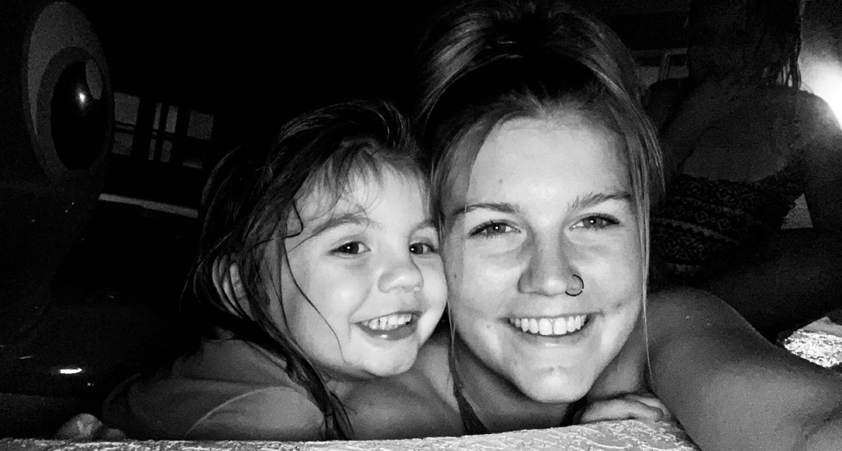ShaniaHawker's tweet photo. God blessed me with the most amazing daughter &amp; best friend❣️ https://t.co/Pe0DmF2X5f