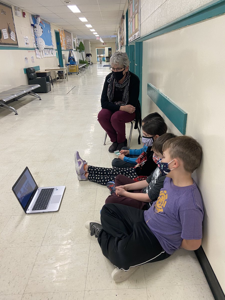 MsTransTigers's tweet photo. Education Week looked a little different this year! Started the week with Virtual Reading Buddies, Ended the week with an All School Kahoot! #learningtogether #connectingandlearningindifferentways @PrairieSouth @Empire_mj https://t.co/mD1qoYI3tM