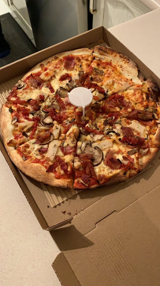 PeteAbels's tweet image. #FridayNight #PizzaArmy