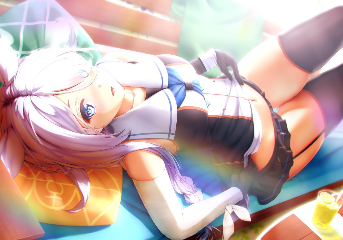 #いいニーハイの日 
ふとももにとってニーハイはいい「アイテム」ですね、どんな色も 