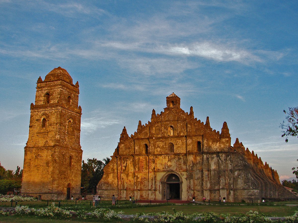 Earthquake Baroque (Philippines)Built between the 17th and 18th century, it was an indigenized form of European baroque church building, that could withstand the frequent earthquakes of the region. They feature thicker walls and a wider base.