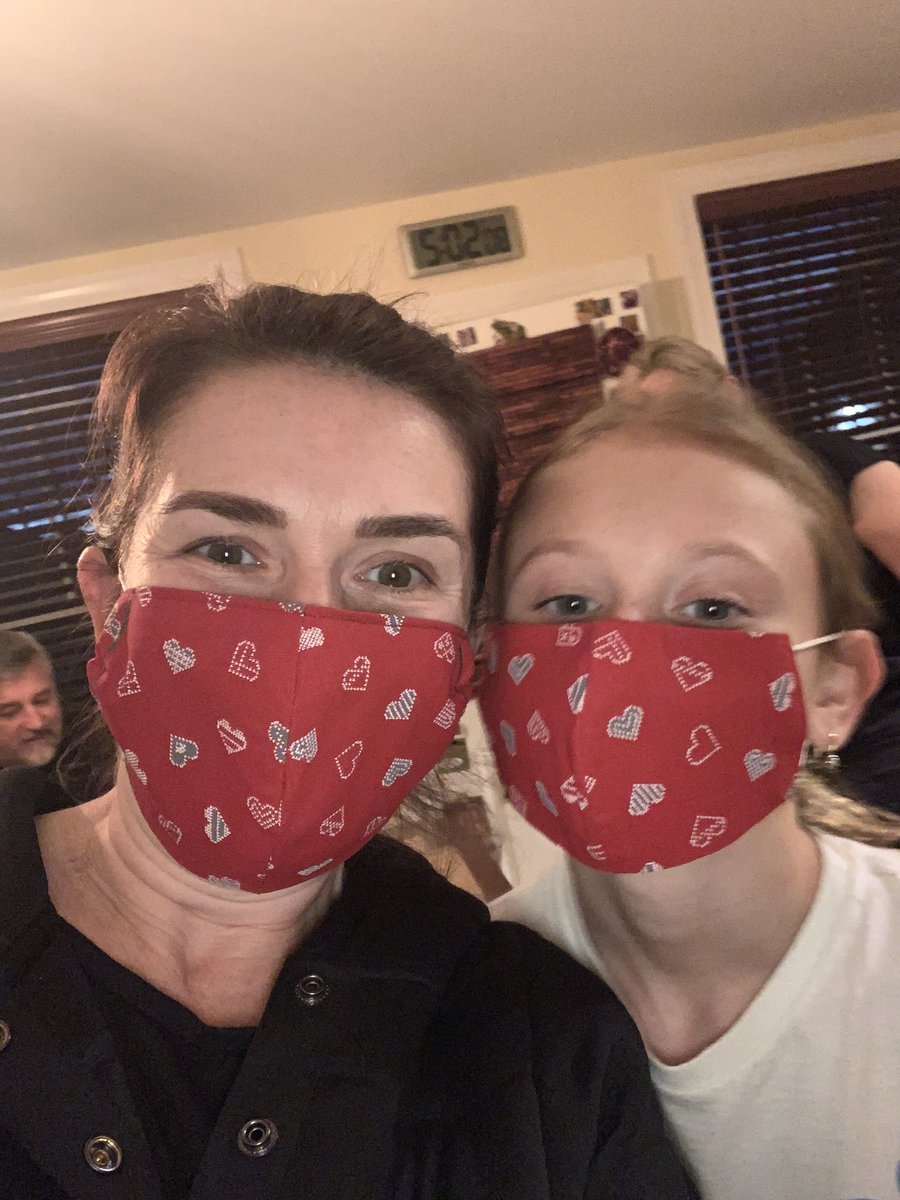 Anna69328130's tweet photo. Twinning with my niece#wearingmask#prevention# https://t.co/wGKqnVjvu4