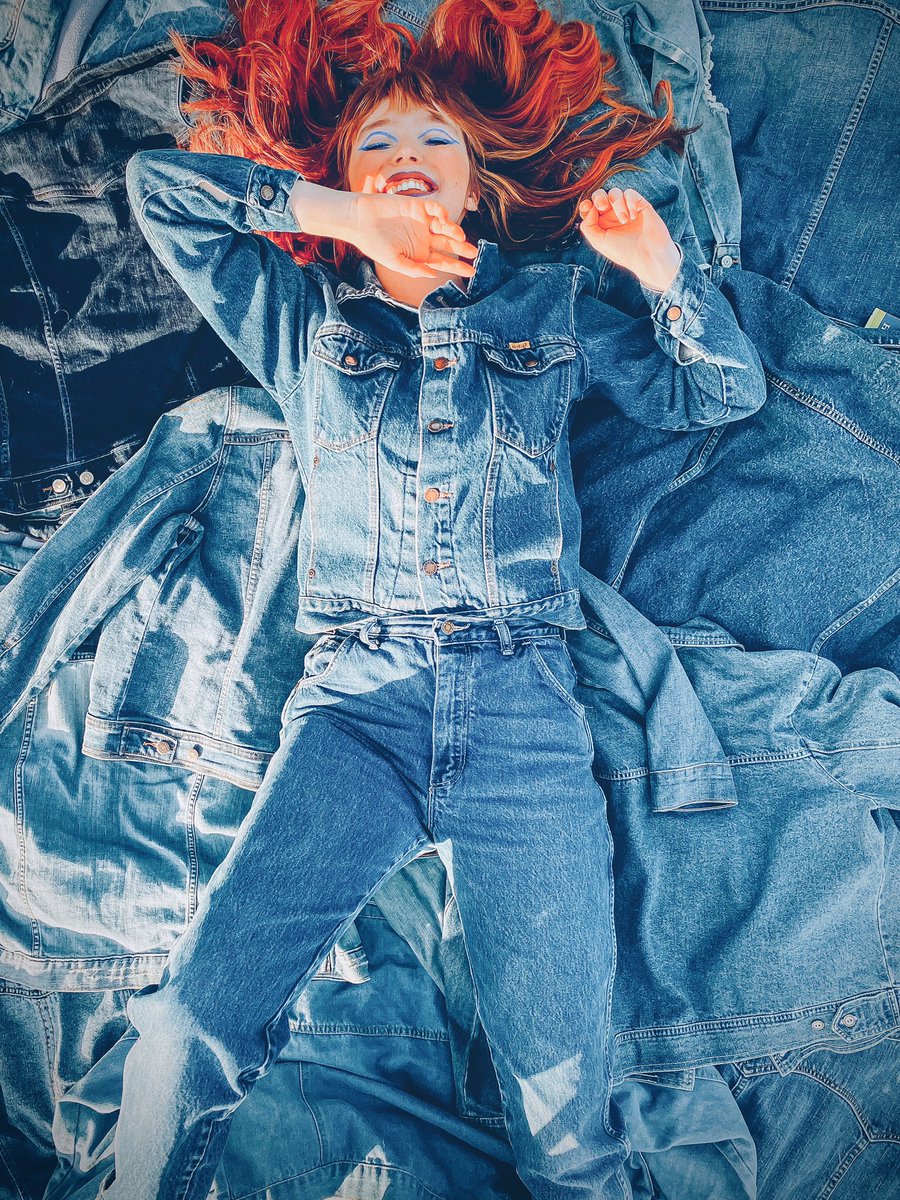 mikaylabeeler's tweet photo. Turn the 2020 blues into a new shade of denim blue...

I’m doing a 20% off sale on all denim blue custom painted jacket until midnight tomorrow! Once a year sale!

They’re now $72 + shipping 

Send me a message to order👖✨

retweet to help share the message🎨 https://t.co/2x7EaxS1TF