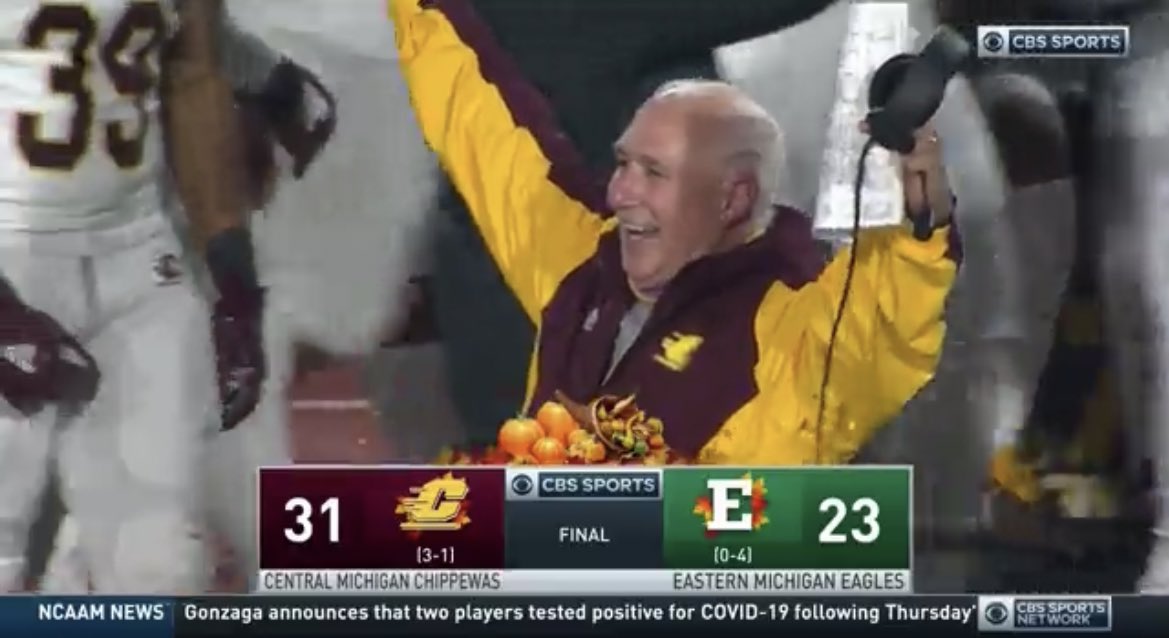 BarstoolBigCat's tweet photo. Central Michigan -7 might be the cover of the year https://t.co/PxA5vphXxJ