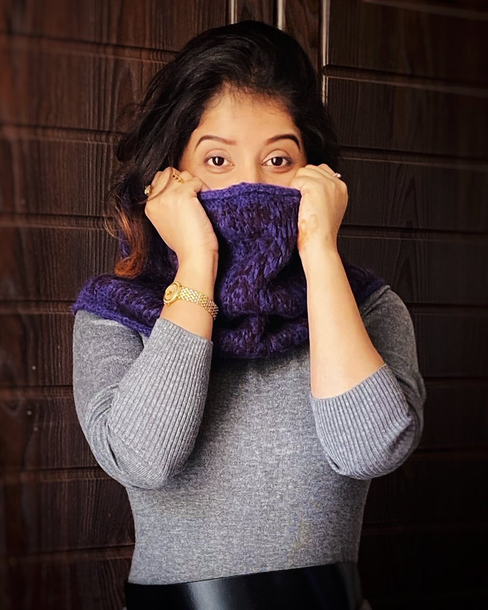 visstosso1's tweet photo. Winter fashion knows no bounds! Our fashionable woolen accesories made with pure wool from #scotland #ireland &amp; #australia are amping up the game for you pretty ones! 

#visstosso #forextraordinaryyou #woolenaccessories #muffler #purewool #winterfashion #loveyourself https://t.co/gXNUh8jiAQ