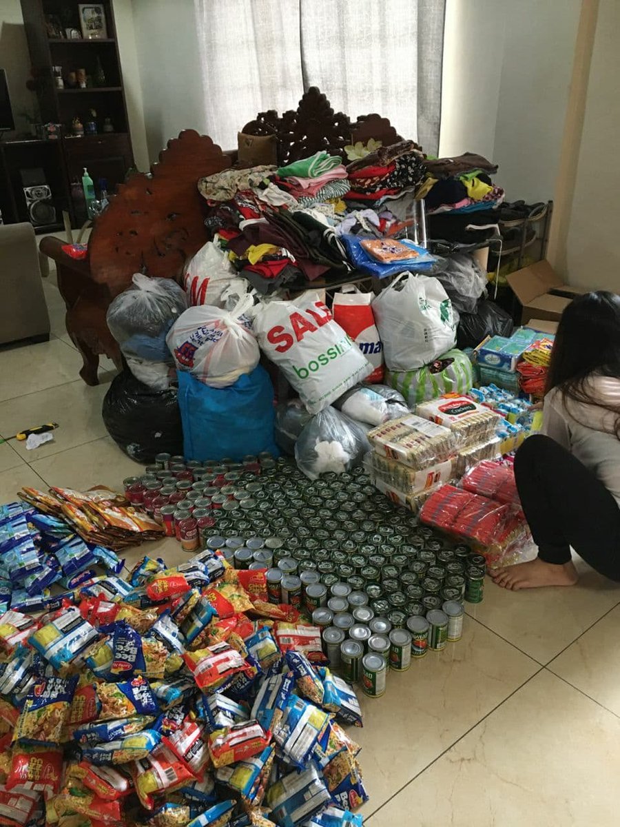 PHhELFs's tweet photo. ATM: Sorting and packing of goods that PH-hELFs will distribute tomorrow, November 29, 2020 for the survivors of Typhoon Ulysses in Tumana, Marikina.

Thank you so much again to our donors! 😊 https://t.co/wYj9L1HDif