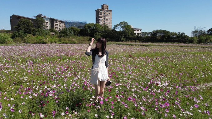 秋天也是有很多花的 https://t.co/Z0jKBPlQVd<a href="/tag/crossdresser"class="tags"><span>#crossdresser</span></a><a href="/tag/%E5%81%BD%E5%A8%98"class="tags"><span>#偽娘</span></a>