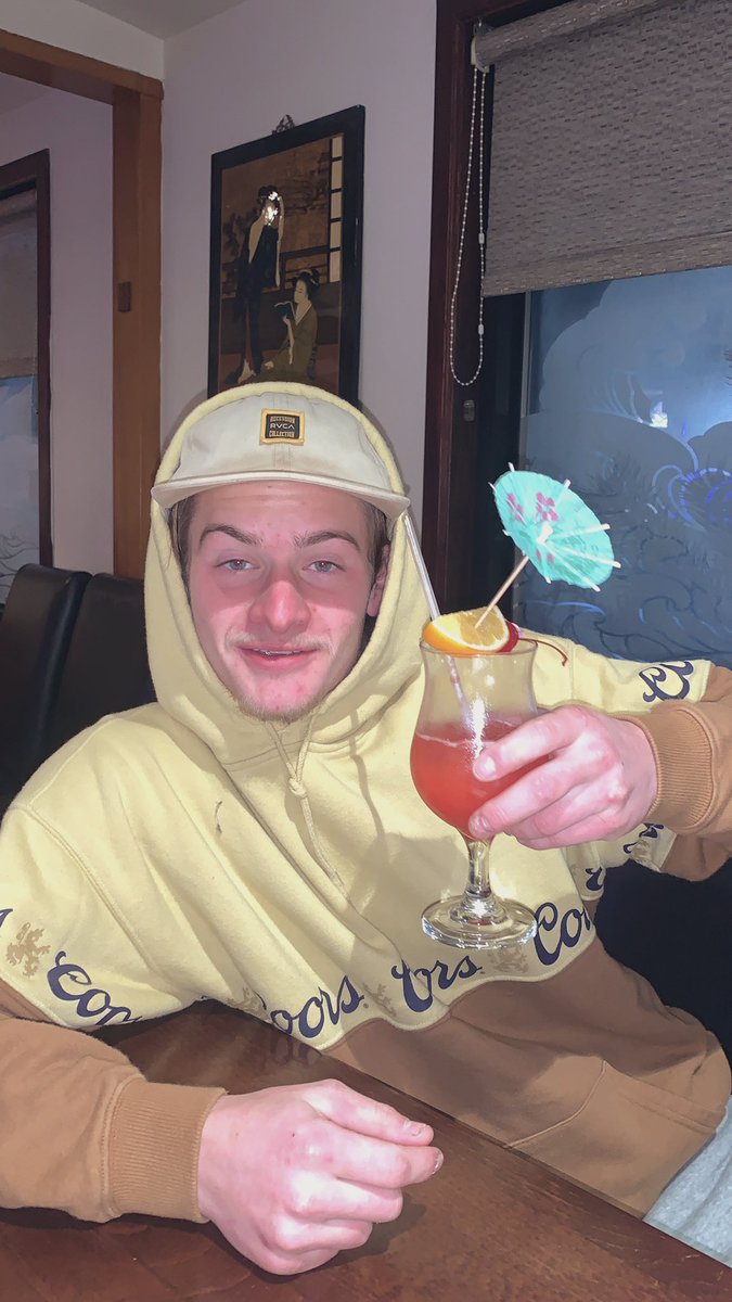 twhools78's tweet photo. Gettin Blasted Off Mai Tais https://t.co/FJeSYy0iQT