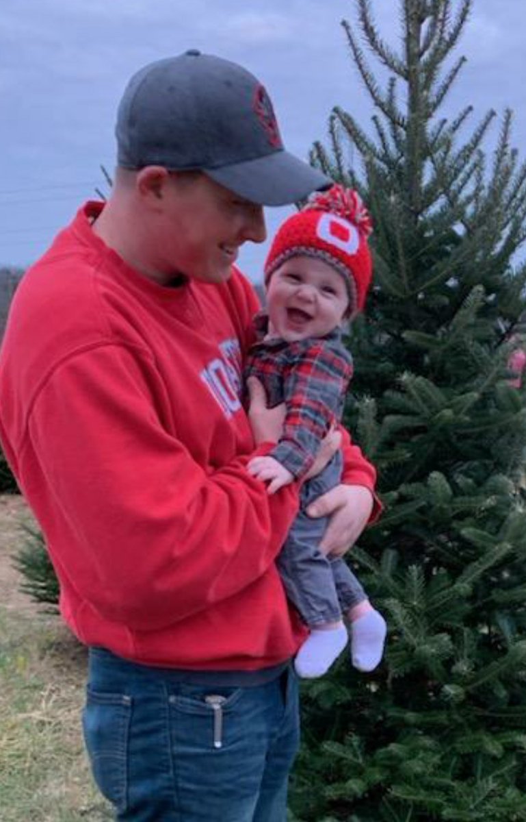 Looks like Noah is really happy with this year's Christmas tree 🎄they picked out...look at that face!
That adorable smile🥰
I love that baby to pieces ❤ 
Pieces! 
#CutestBabyEver #Grandsons #BuckeyeBaby
