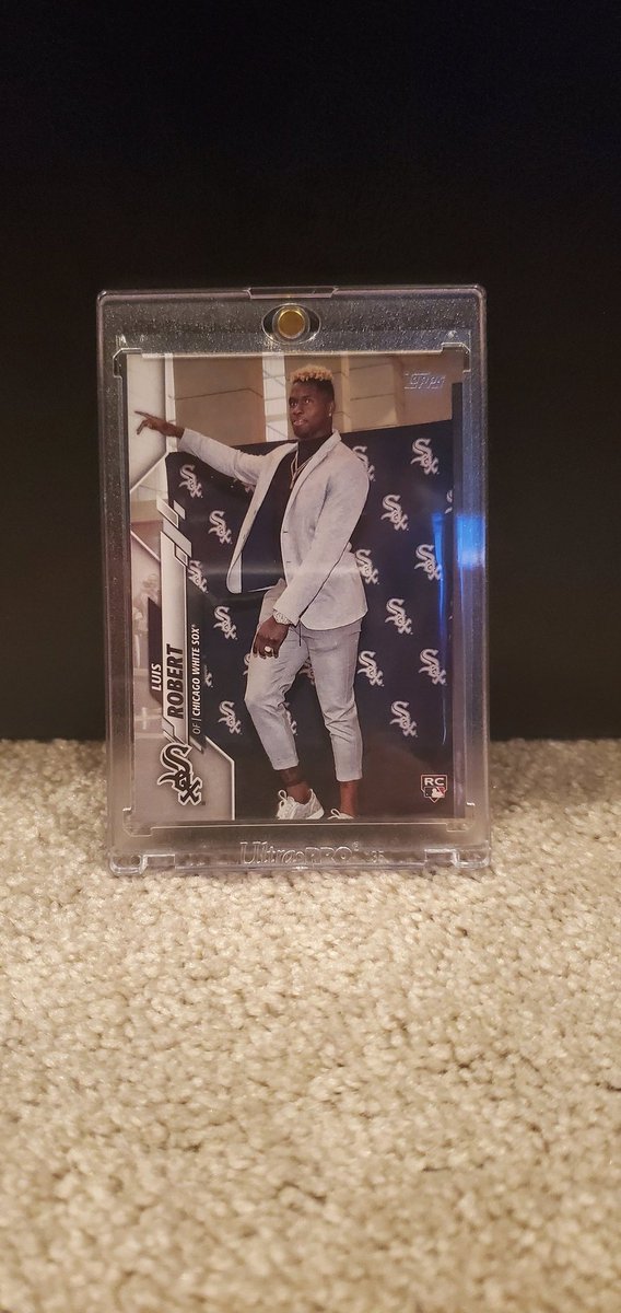 GryffindorCubs's tweet photo. Available.  Original deal fell through. 90 shipped. Retweets appreciated 😁 @CardPurchaser https://t.co/MBzVdmgvXI