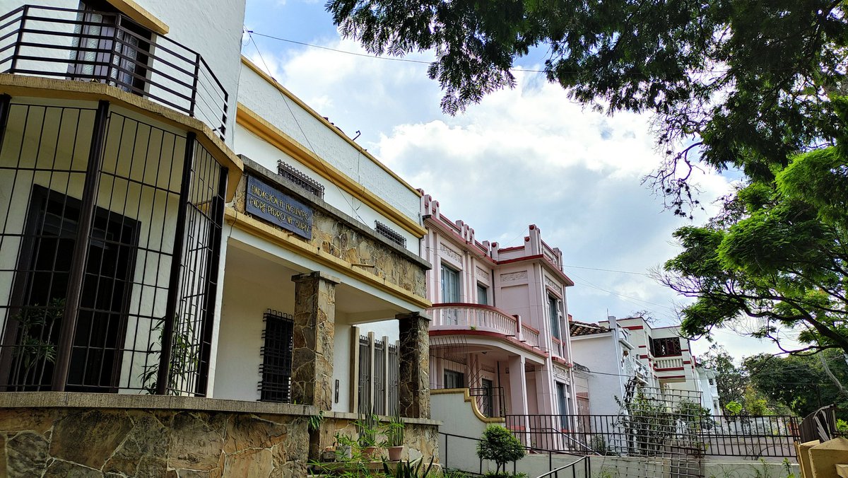 cesarolse's tweet photo. La gloria arquitectónica del barrio Prado de Medellín. https://t.co/mPkM9VnUxN