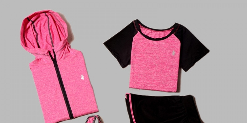 Checkout this Women's Fitness Breathable Full Clothing Set
#getfit