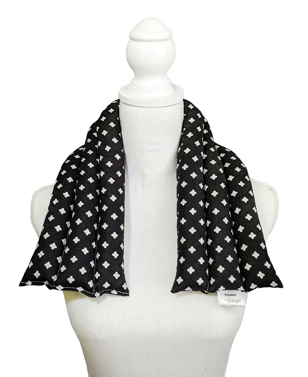 heatherwear's tweet photo. CLEARANCE: Aromatherapy Neck Wraps in black and white cotton fabric - currently 5 remaining 50% OFF until they sell out! Visit our Etsy shop to scoop one up for yourself!

https://t.co/tBQkF6RofX https://t.co/jFuJYhMSk8