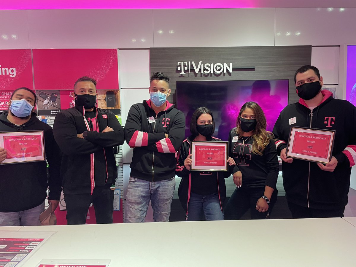#JunctionRoosevelt making it happen on Black Friday ! Ending the day with 100 voice posts 💯 💯💯... <a href="/Misa_Magenta/">MagentaMisa</a> @Mari_Magenta <a href="/MagentaGus/">Gus Ledesma</a> <a href="/MagentaGeorge/">George Velasquez</a> <a href="/jorge_molina23/">The Hive</a> <a href="/rgshaftoe/">Bob Shaftoe</a> #QnsElmCor