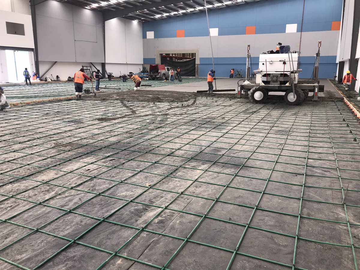 CivilisIngenium's tweet photo. Realizamos la ingeniería y construcción de 1,800 m2 de piso industrial con sistema postensado libre de juntas en Queretaro para la industria logística #Flooring #Jointless #Concrete #Concreto #Industria #Pisos https://t.co/apeK1P6Wl3