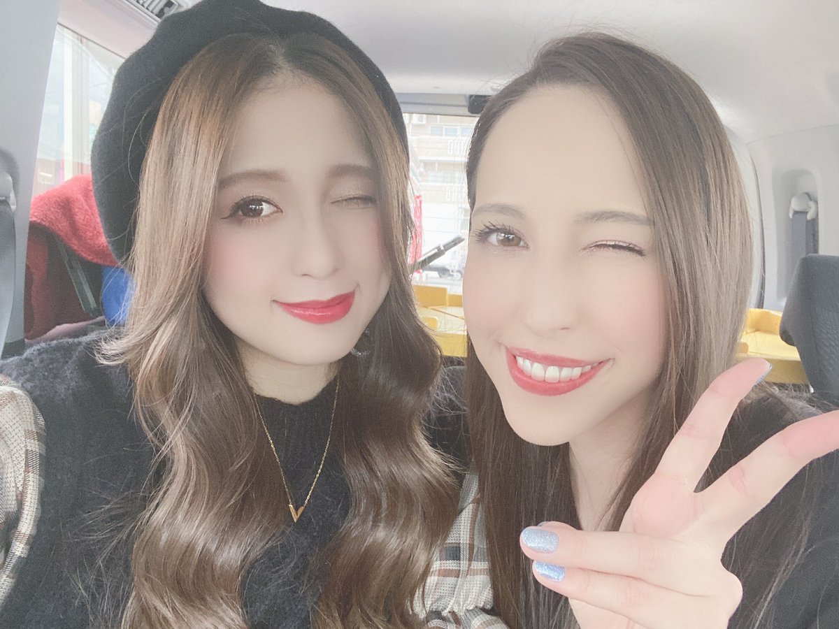 semichan524's tweet photo. りーのんのPRステージ🐼🎤💙🤍
皆さん写真と思い出メモリーに
刻んでくださいね(๑˃̵ᴗ˂̵)📸💕
※そして私も見たいので
お写真撮った方はぜひ
送ってくださいね🙏笑
#Keihin #KEIHINREALRACING
#SUPERGT #SUPERGTxRQ
#KBB #KB2020 #横田りか https://t.co/bbLh1sfAwJ