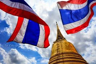 🇹🇭ยิ้มสยามเป็นเสน่ห์ ชาติไทย💛
ชนต่างด้าวใดใด ย่อมรู้
อุปสรรคเพียงใหน มากั้น
สามัคคีพร้อมใจสู้ ยิ้มเมื่อ ภัยมา.หัวใจสีเหลืองหัวใจสีม่วง🇹🇭

#รักชาติรักพี่น้องร่วมชาติ