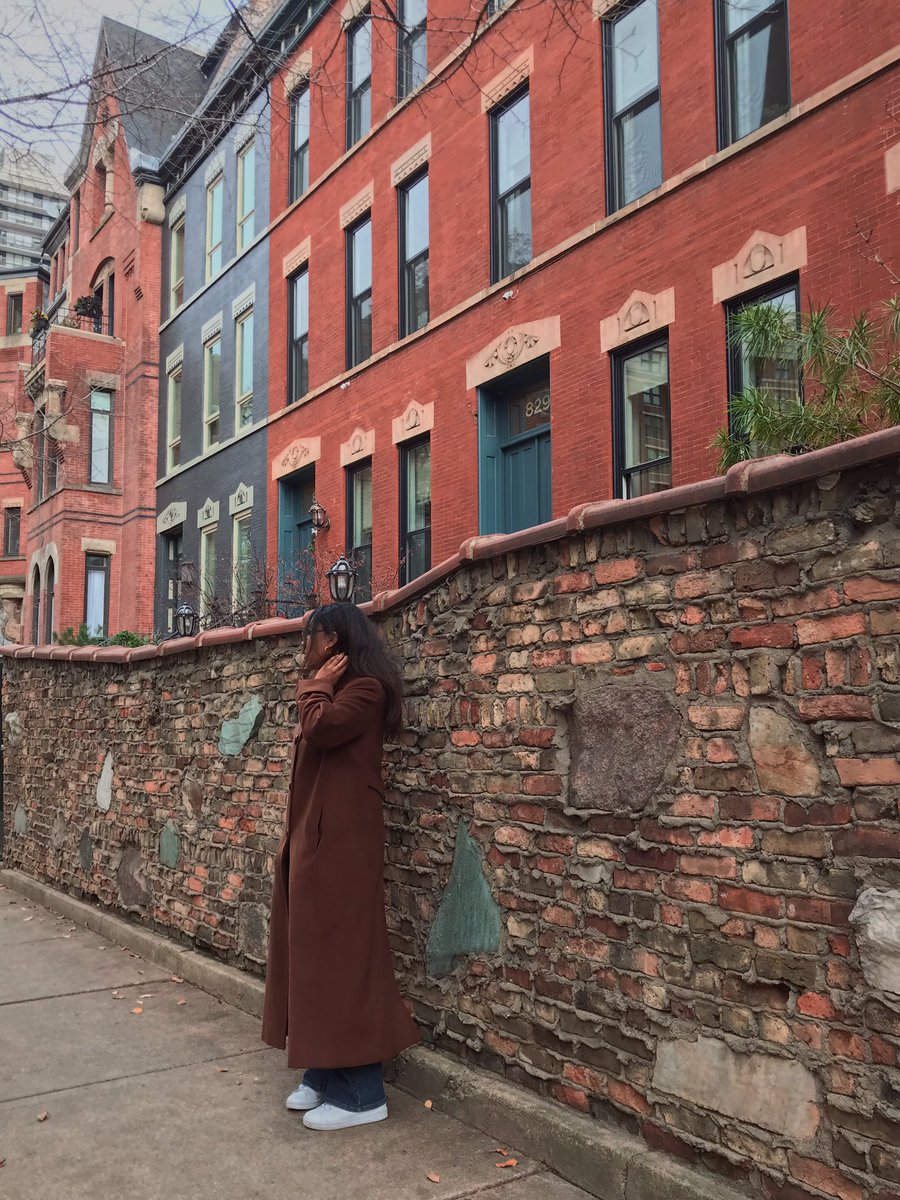ASH13Y_com's tweet photo. went to the city and channeled my inner pinterest girl (took off mask when no one was around) https://t.co/86WgSX1w1l