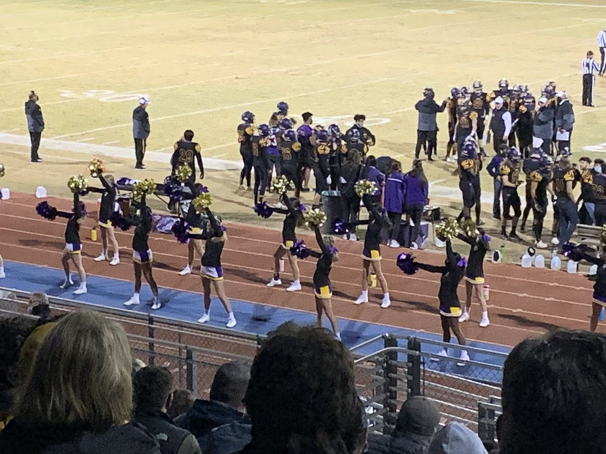 caunderhillaz's tweet photo. Congrats to all our PUSD football teams in the playoffs tonight! Great athletic opportunities for our young athletes! Enjoying our own Sunrise Mustangs vs. Verrado. Go SMHS! @PeoriaUnified11 @SunriseMustangs https://t.co/1D8RESALI1