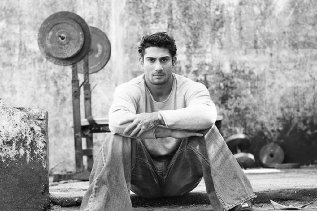 Happy Birthday Prateik Babbar: OTT                                     5       ,            ! 