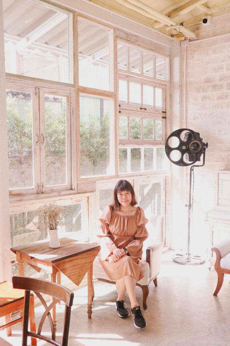 reviewcoffeeth's tweet photo. จิบกาแฟ กลางสวน ที่ไม่เคยว่าจะมี ณ โชคชัยสี่ 52/1 ที่ Slole Cafe &amp; Garden / สวนสวย มีสระว่ายน้ำ / มุมถ่ายรูปเยอะ น่ารักมากมาย #รีวิวคาเฟ่ #กาแฟ #coffee @aroii @aroiipaiadk @CafeStoryTH https://t.co/bXNPUvCZAo