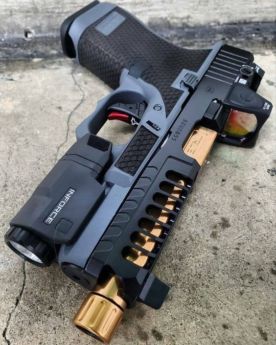 RT if you enjoy this beautiful handgun.
