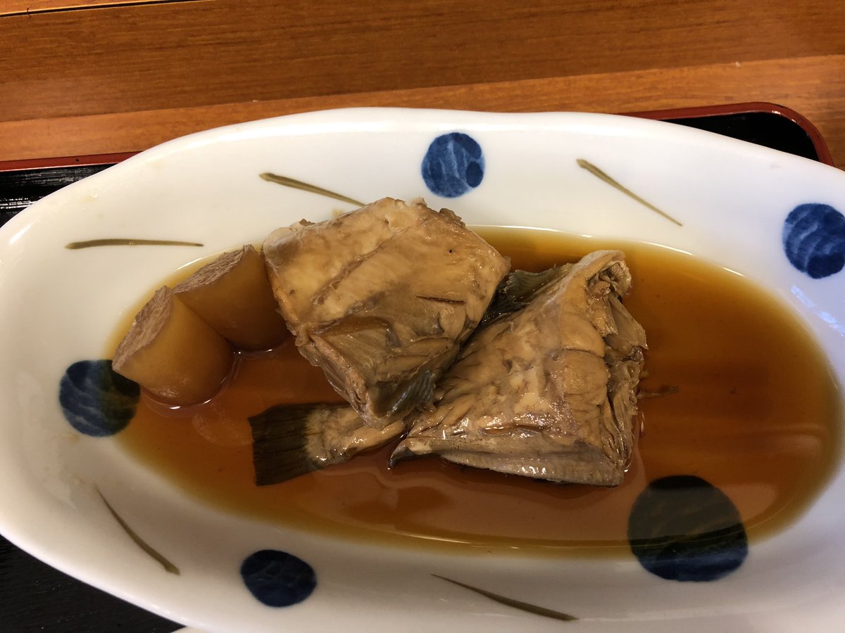 澁澤太郎 على تويتر 煮魚定食 おさしみや 本日の煮魚は皮ハギでありました 前回来た時にアジフライサービス券をもらったので使いました 皮ハギ の煮付けなんて実に久しぶりでありました まだ食べたい料理がありますのでまた来ます ごちそうさまでした