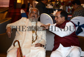 PVNR was close to Godman Chandraswami who was well known international agent, well connected to international lobby including arms dealer. Chandraswami was arrested in 97 & his trusted friend Su Swαmy openly defended him. I will write separate thread to expose SuSu &Chandraswami