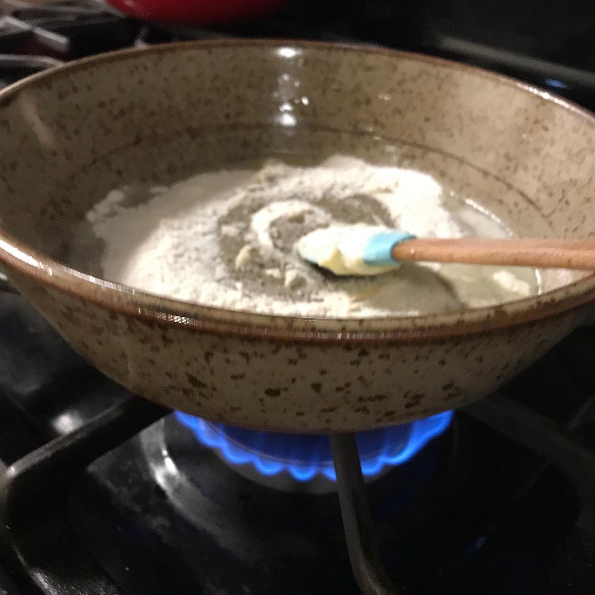 CoyotePot's tweet image. Leftover turkey pot pie. 🥧 #handmadepottery #madeinmn #flameware #cookwithclay