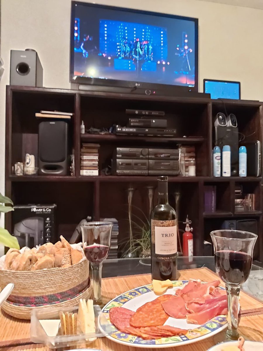 Ale_DominguezC's tweet photo. #festejovirtualbbva https://t.co/87rllukPWA