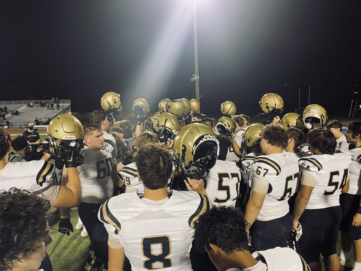 HornetFB_1MOORE's tweet photo. Our Hornets finish their season with a loss to an undefeated Jesuit team. We are so PROUD of this 2020 team with everything that was thrown at them! They NEVER gave up! The future of BMC Football looks BRIGHT! #1MOORE @BMooreAthletics @osvarsity @FlaHSFootball @CenFLAPreps https://t.co/xFmphz8G8v