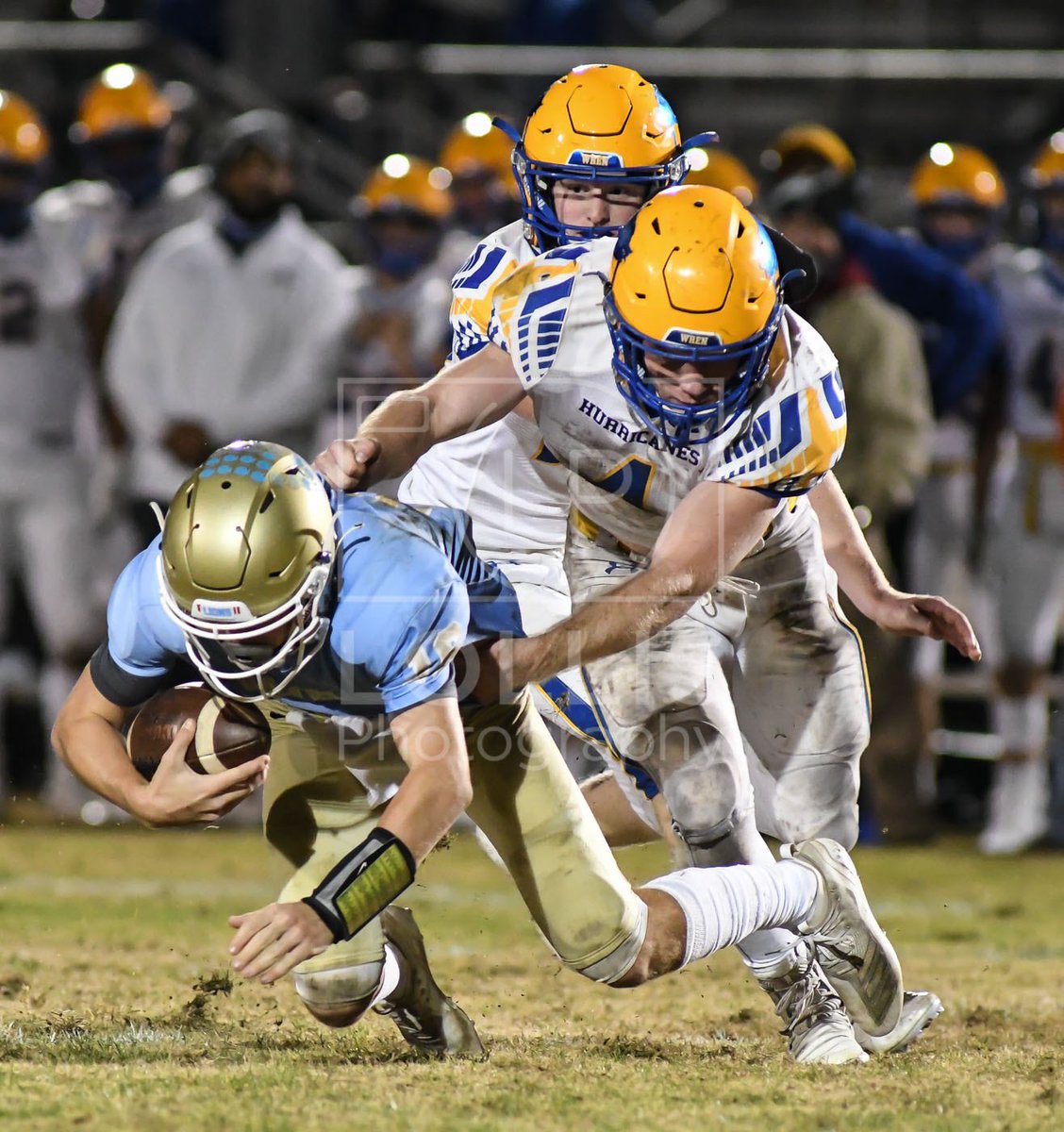 lollisphoto's tweet photo. Daniel defeated Wren 39-6 to win the AAA Upper State Championship on Friday, Nov. 27 at Daniel. @NightScoreboard @OfficialWren @ESPinSC #lollisphoto https://t.co/sNYRFaTIXu