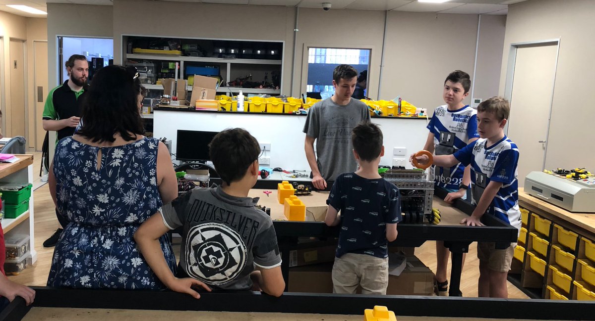 BotBuilders_AU's tweet photo. Doing some outreach with junior robotics students to get them into FTC. #ftc #bbs #outreach https://t.co/NGgPgQvX2c