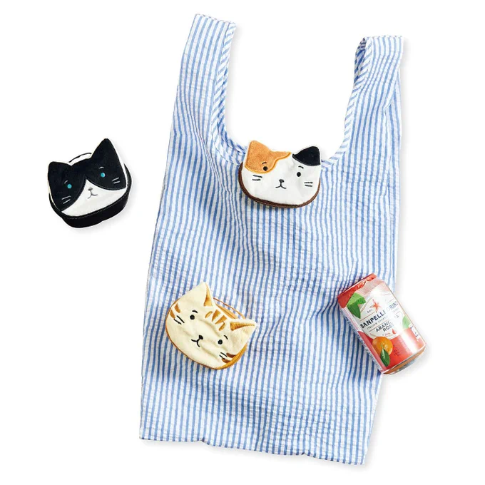 お買い物には頼れる相棒と一緒に?
猫さんのお顔に収納できるエコバッグが登場!

くるくる巻いてポーチにイン!バッグに取り付けておけば「エコバッグ忘れた!」を防げます。

幅広な底まちは、缶ビールの6缶ケースが横にふたつ並べられるくらいの大きさです。
⇒(https://t.co/93WNnTiSe9) 