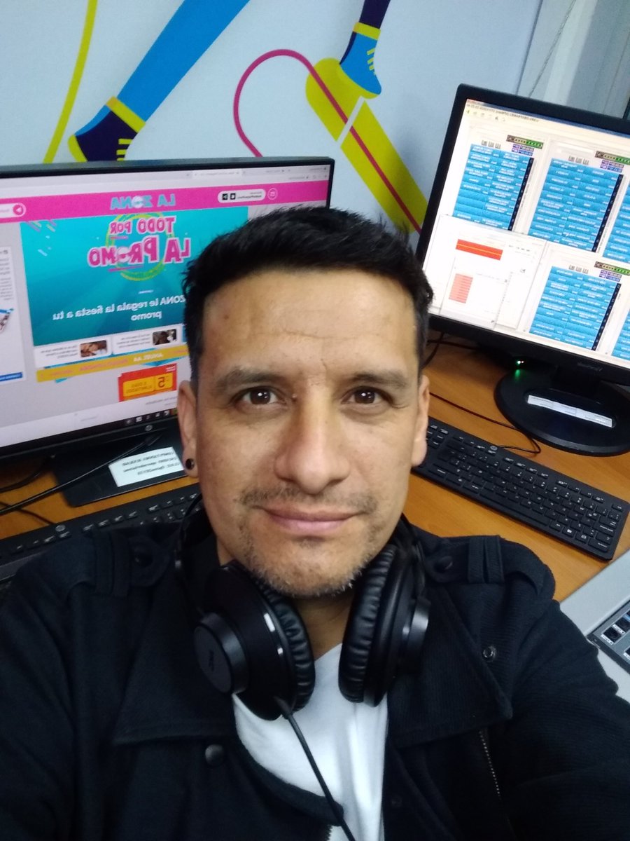 JoseAngelesFm's tweet photo. 🎙️ Cerrando La Semana Radial 🎧 Bien Chambeada Carajo 🎶#Radio #Fm #Peru 🎸 Buen Fin De Para Todos 📻 #RadioOxigeno #RadioLaZona #SonidoViral #TrafficShow #ZonaSinFiltro  Vamos Por Más 🇵🇪 https://t.co/vBEQO2ebrb