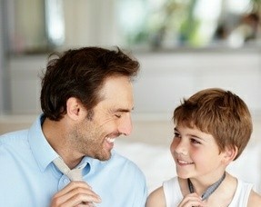 взрослые женщины и мале. фотосессия мать и взрослый сын. мама друга. воспитание мальчиков. мама и взрослый сынсын.