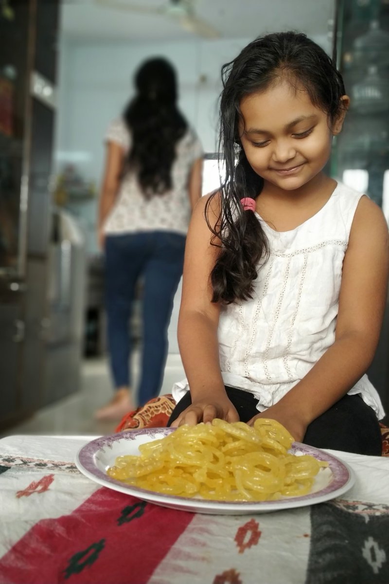 vikrantbpandya's tweet photo. The most expected birthday morning surprise from Dada #Bababhai Pandya
Happy Birthday #Prarthi. 🌸🎂🍫
#HappyMorning #BirthdayMorning #Jalebi #JeeBee #ThanksDada #twentyeight #November #2013 #2020 #SevenYears #GrowingGirl https://t.co/opn0C9E63z
