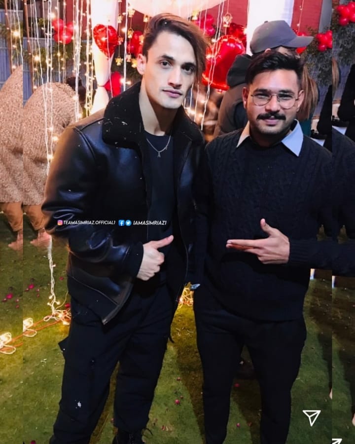 IamAsimRiaz1's tweet photo. .@imrealasim latest pictures from @realhimanshi birthday celebration ♥️✨

#AsimRiaz | #TeamAsimRiaz | #AsimSquad https://t.co/TrLkhhOHEg