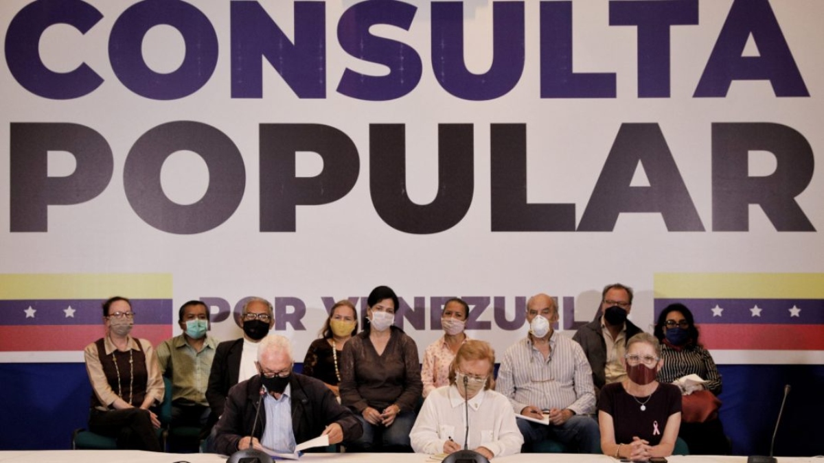 #Venezuela - El diputado a la Asamblea Nacional (AN), Freddy Guevera, anunció este jueves 19 de noviembre las preguntas definitivas que se harán en la consulta popular del gobierno legítimo.
https://t.co/1ZuRRFE3Jl https://t.co/DJqxJEc9xk