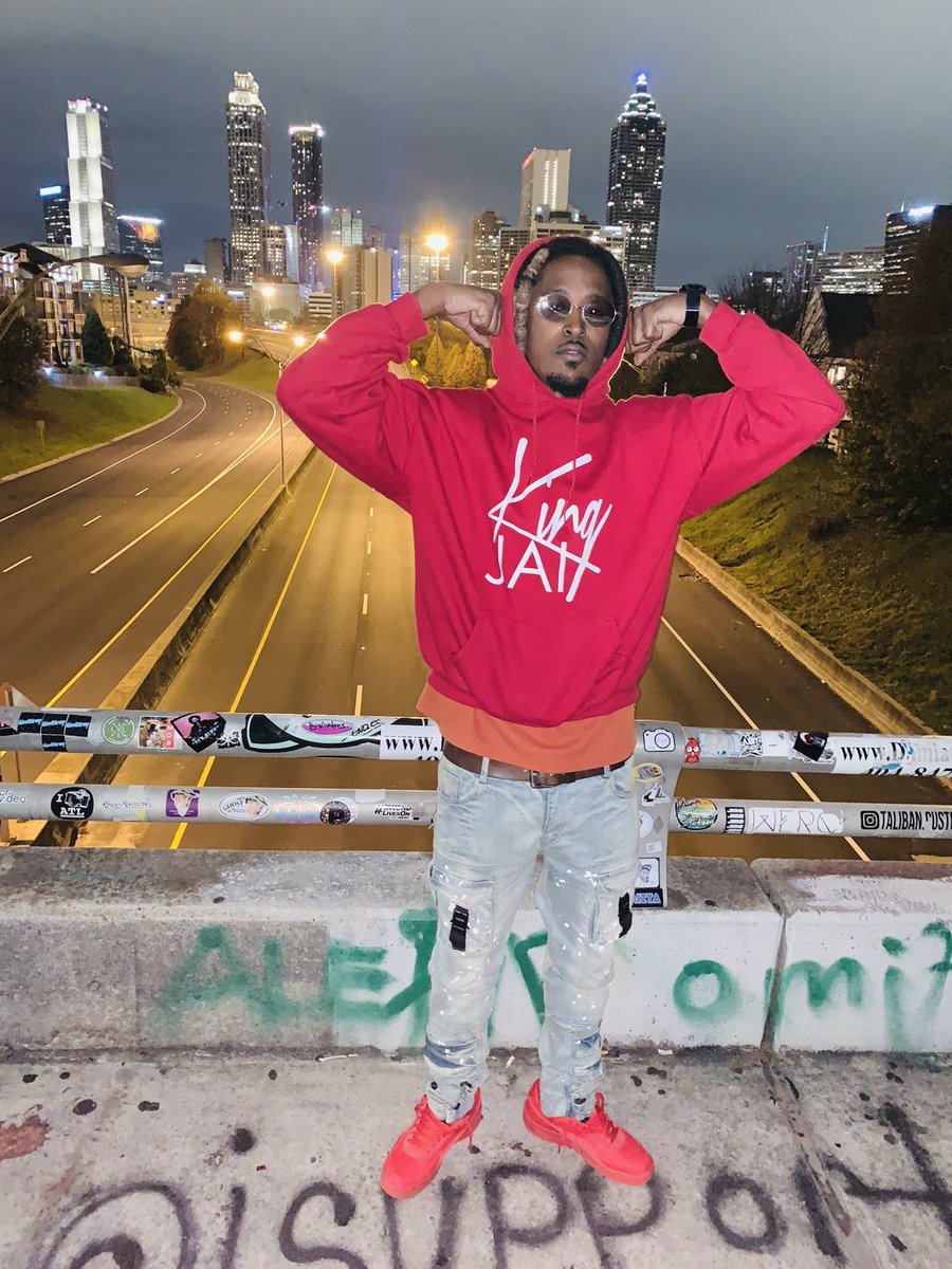 KingJaiMusic's tweet image. Background look fake #Atl #JacksonBridge