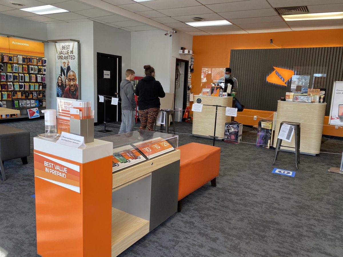 AustinSBE's tweet photo. We got 3 for $90’s going out the door. Buy One Get One Free! Add a line. “What more for you want from me!” #BasesLoaded #FullCount #WalkOff #BoostLife #TopMidAtlantic https://t.co/JZsCrx2Gqr