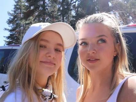 Oiii soso obrigado por tudo que você continue sendo iluminada assim e continue trazendo alegria pra todo mundo eu te amo MUITO MUITO MUITO, me desculpa ta?
@sofy_plot