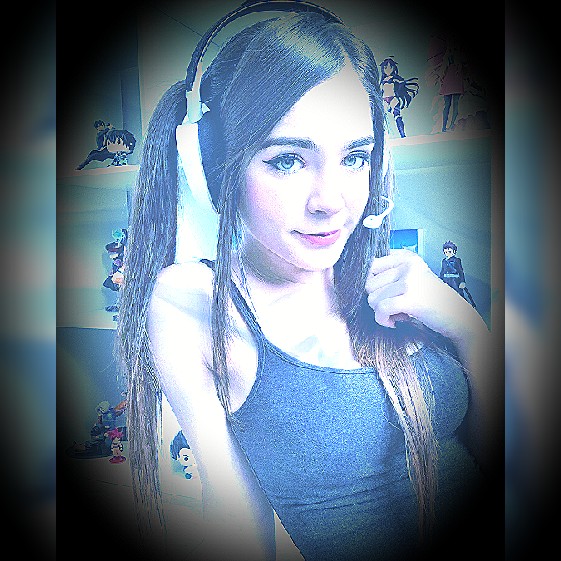 AlonsoS26696554's tweet photo. Gracias por otro stream maravilloso en este viernes. Y como no iniciar un fin de semana con un excelente stream como los demás. Espero que tenga @staryuukiii y a toda la Bunny Army. Un excelente fin de semana.
Aqui dejo 2 edits de la Hermosa @Staryuuki espero les guste. https://t.co/e02FnTj74c