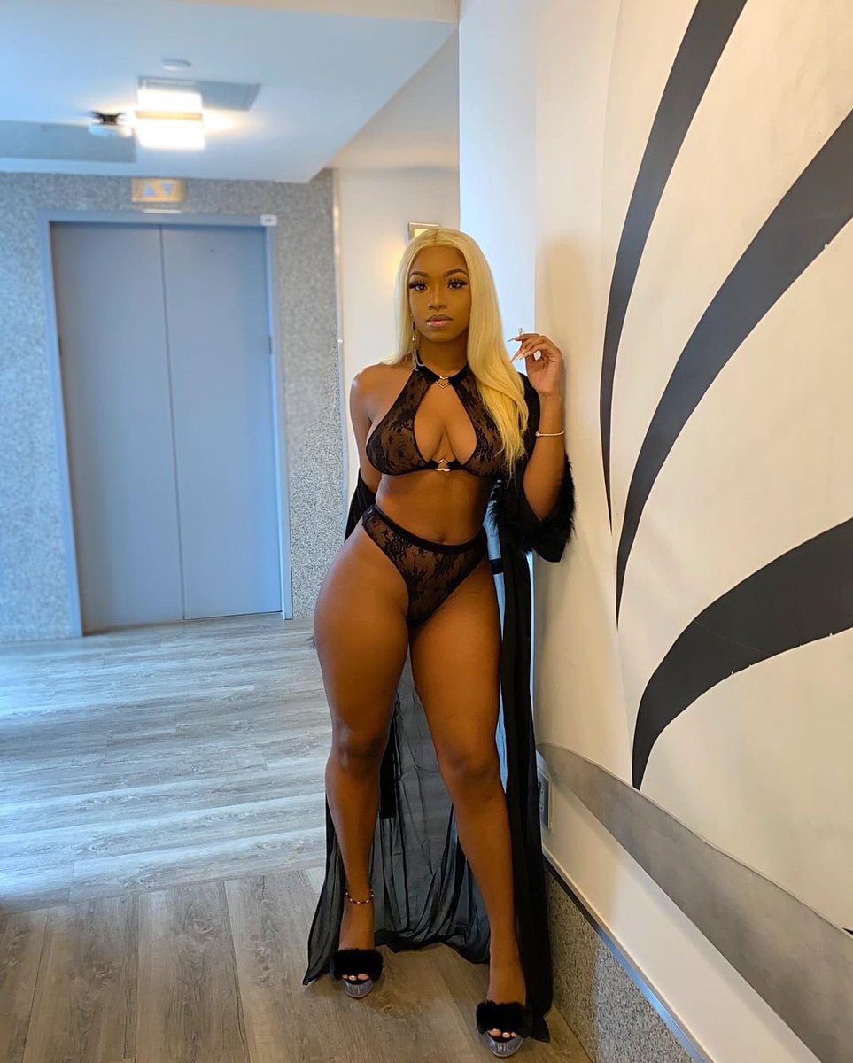 Black Friday 💋🖤
4 days 😌✨🎂