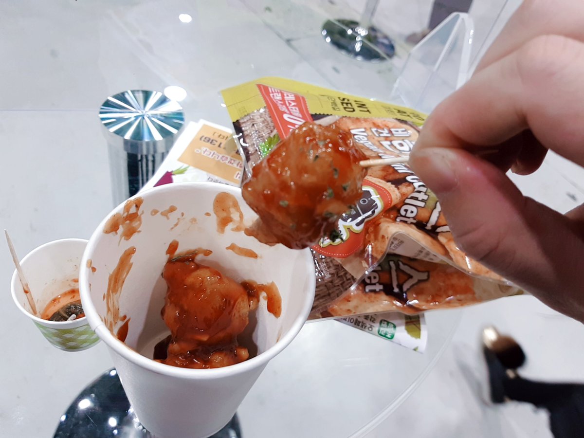 aaa96551766's tweet photo. 2020 비건 페스타 방문!
신제품도 많고 시식도 맛있다
#비건페스타 #veganfesta #베지노믹스페어 #비건 #비거니즘 #채식 #베지테리언 https://t.co/9pq2SAWx76