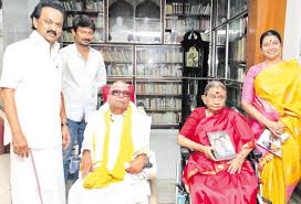 ஆனா இந்த  #உதவாநிதி இதுக்கு சரி பட்டு வர மாட்டான் நவ்ரு நாடு மாதிரி  #திருட்டு_திமுக அழிவதுஇவனால மட்டும் தான் எனசொல்லி கொண்டு நமது சங்கம் அவனுக்கு பிறந்தநாள் வாழ்த்து கூறி கொண்டு விடைபெருகிறது.நன்றி வணக்கம்  #SSR #SSRThreads